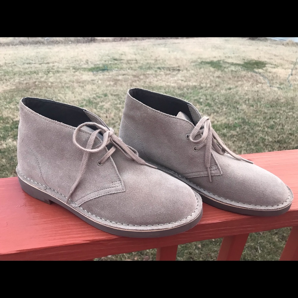 Clarks size 9 ankle boots